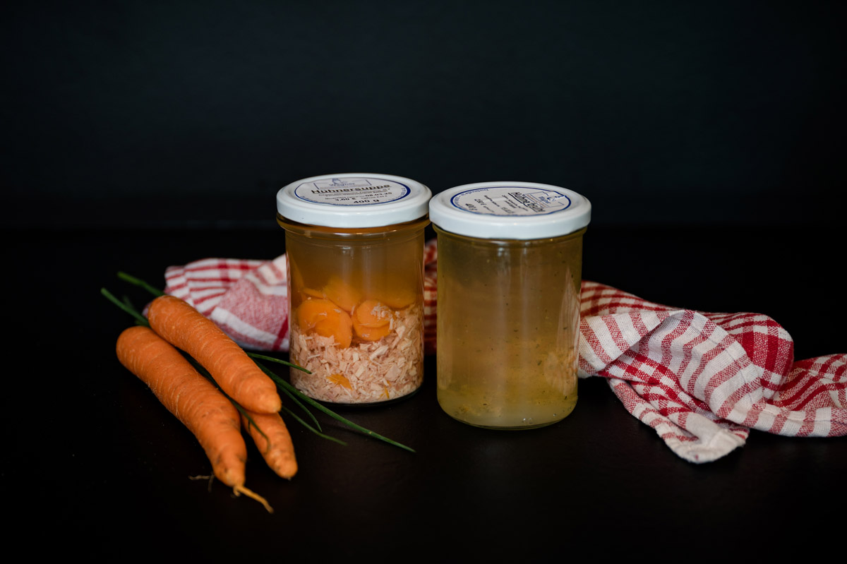Hühnerbrühe und Hühnersuppe vom Wager Hof